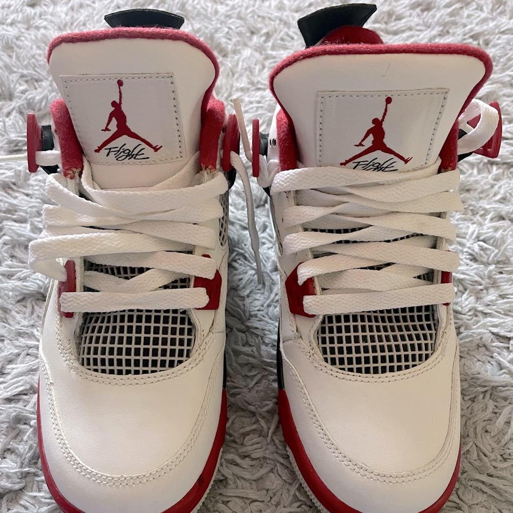 Jordan 4 Fire Red 2012 (Youth size)
